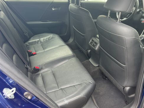 Used 2017 Honda Accord Touring image 11