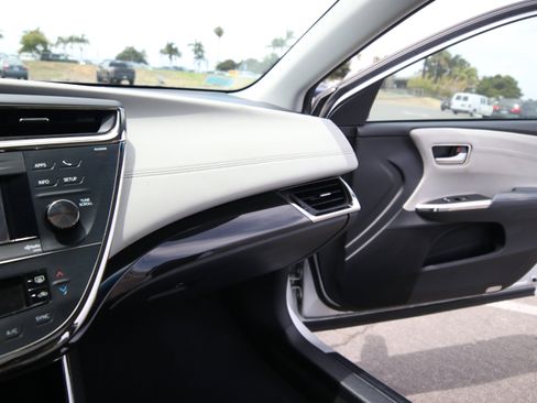 Used 2014 Toyota Avalon XLE Touring FWD image 28