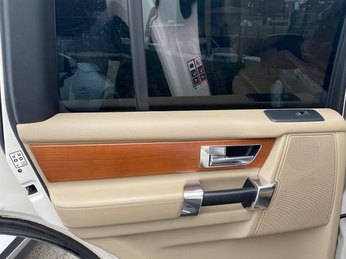Used 2010 Land Rover LR4 HSE LUX image 14