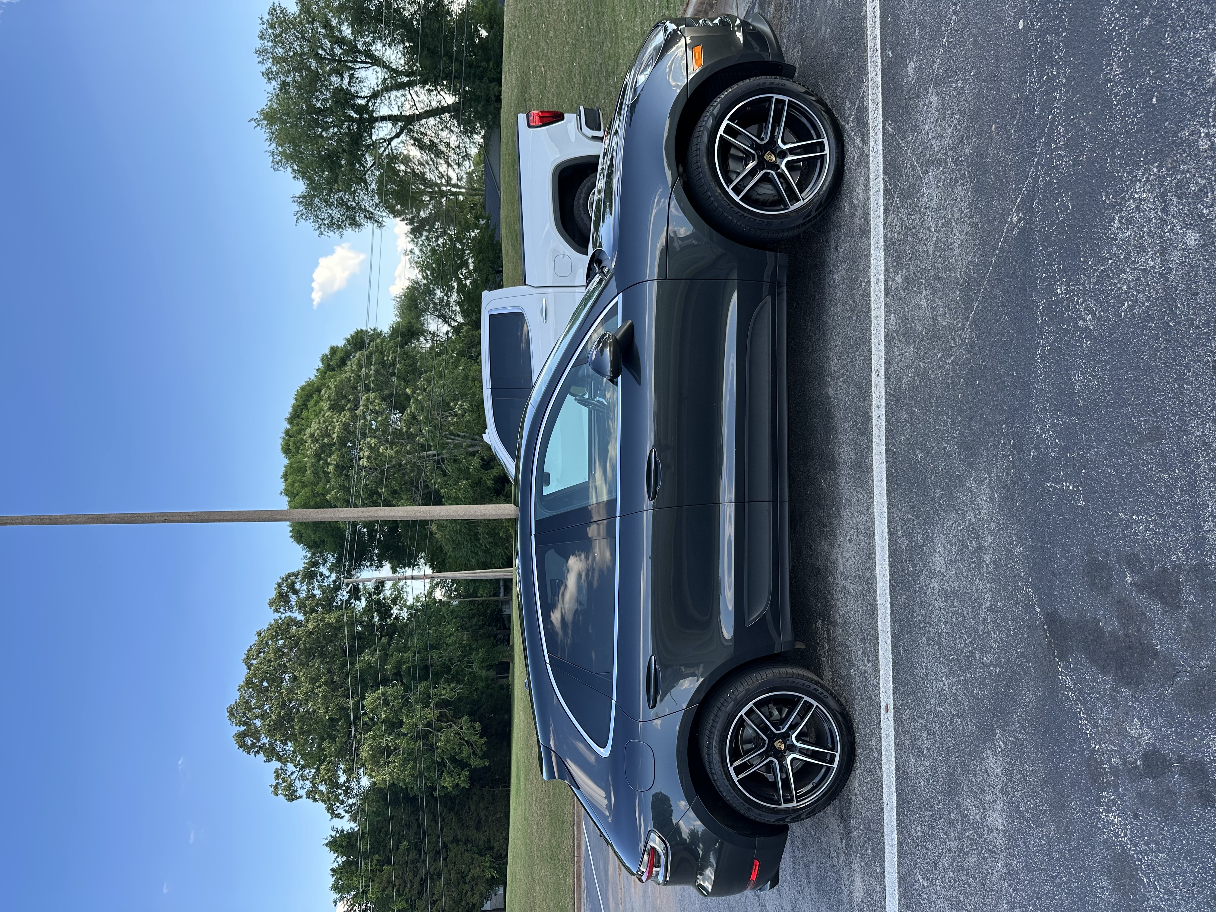 Used 2020 Porsche Macan S w/ Premium Package Plus AWD/4WD image 5