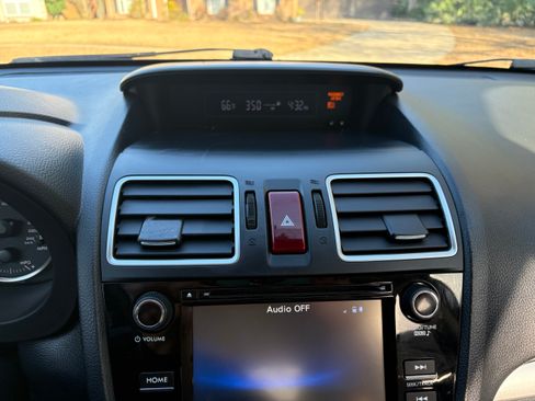 Used 2016 Subaru Crosstrek 2.0i Premium image 9