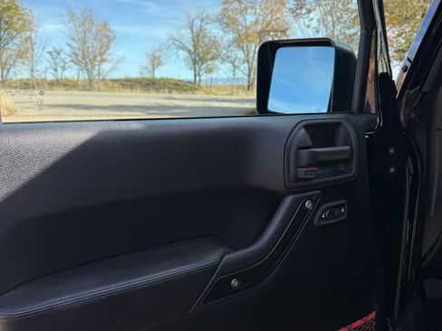 Used 2018 Jeep Wrangler Unlimited Rubicon image 5