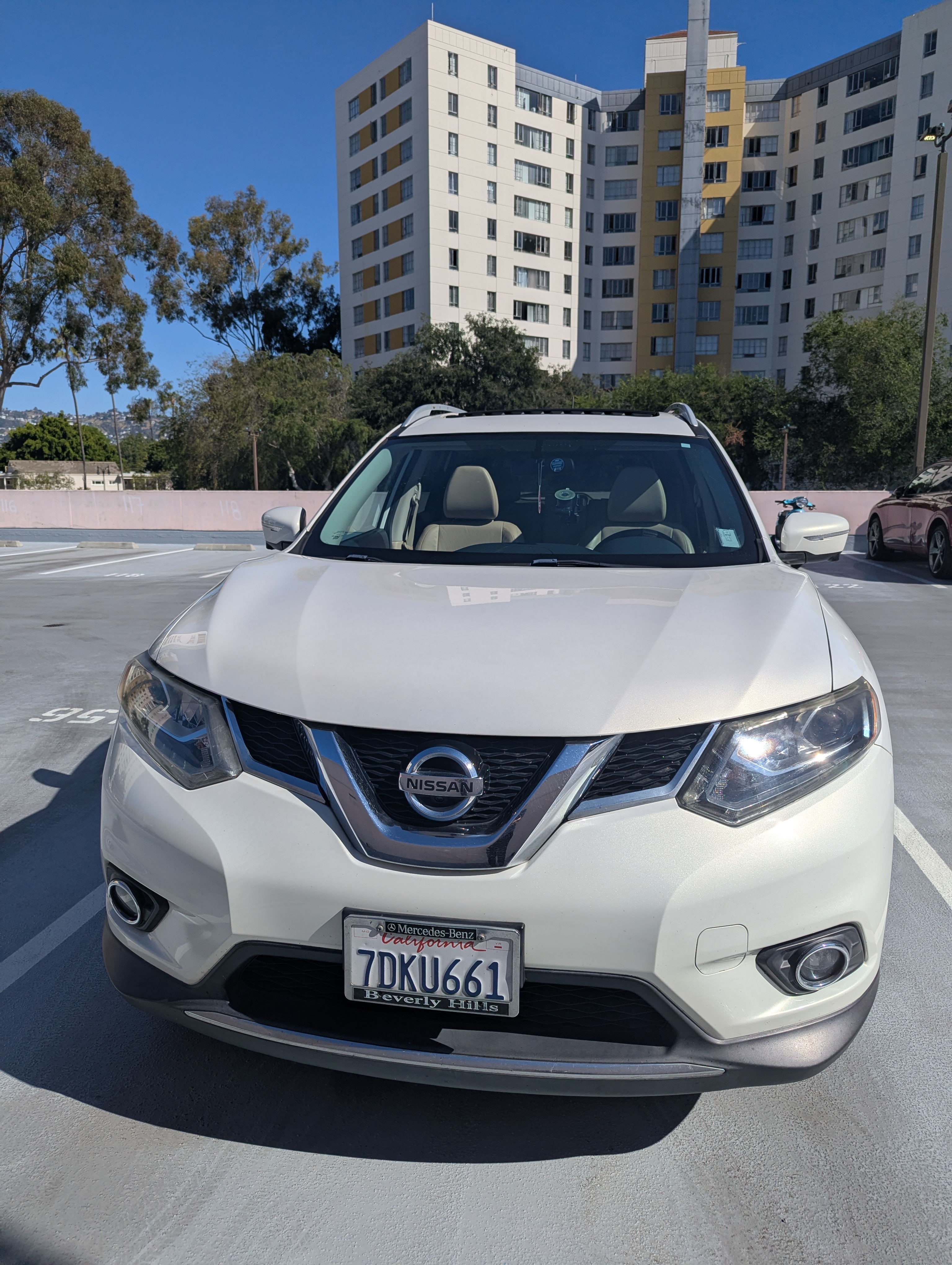 Used 2014 Nissan Rogue SL w/ SL Premium Package FWD image 11