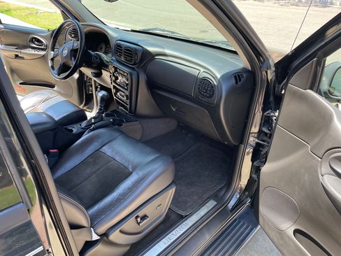 Used 2008 Chevrolet TrailBlazer SS w/ Sun And 6-Disc Cd Package AWD/4WD image 12