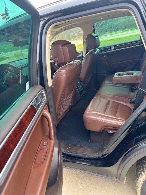 Used 2012 Volkswagen Touareg Executive AWD/4WD image 5
