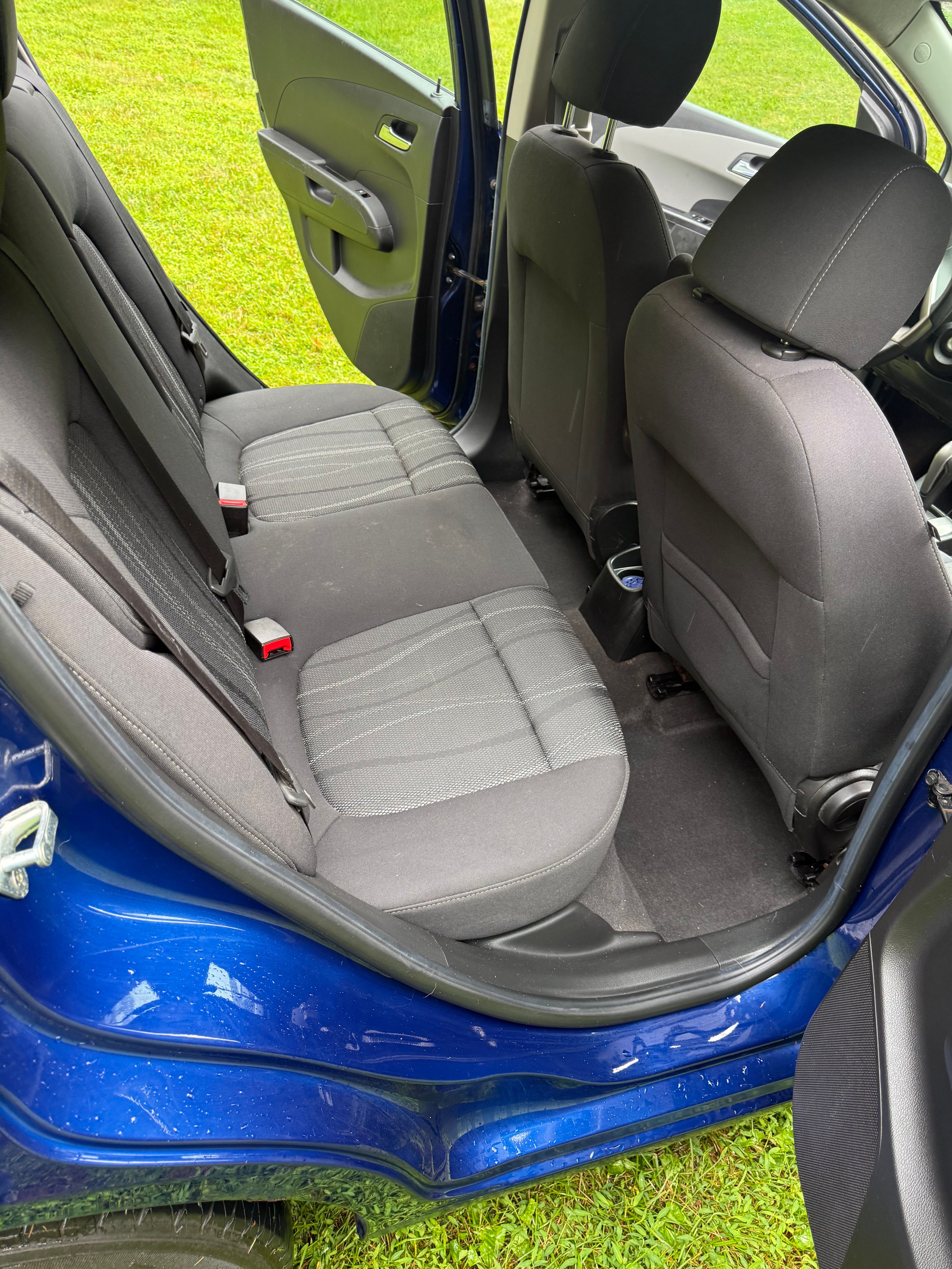 Used 2014 Chevrolet Sonic LT w/ Fun and Sun Package FWD image 12