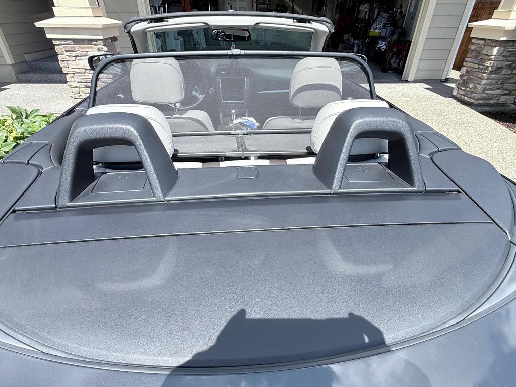 Used 2011 Lexus IS 350C w/ Luxury Pkg RWD image 4