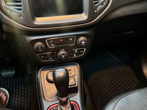 Used 2019 Jeep Compass Trailhawk w/ Leather Interior Group AWD/4WD image 16