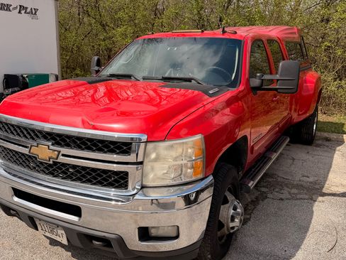Used 2011 Chevrolet Silverado 3500 LTZ w/ LTZ Plus Package image 2