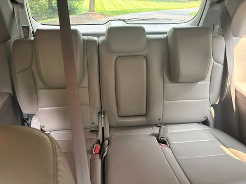 Used 2015 Honda Odyssey Touring Elite image 11