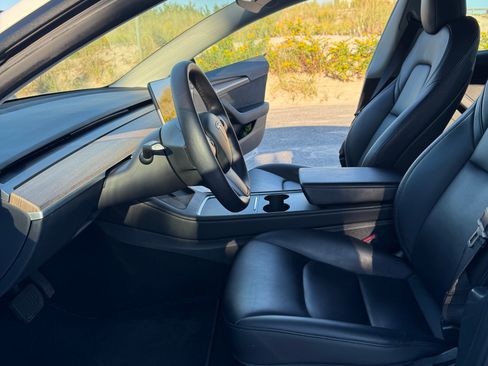Used 2023 Tesla Model 3 Standard Range image 5