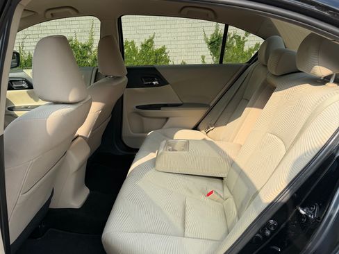 Used 2016 Honda Accord LX image 10