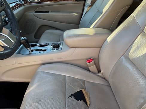 Used 2012 Jeep Grand Cherokee Limited w/ Luxury Group II image 10