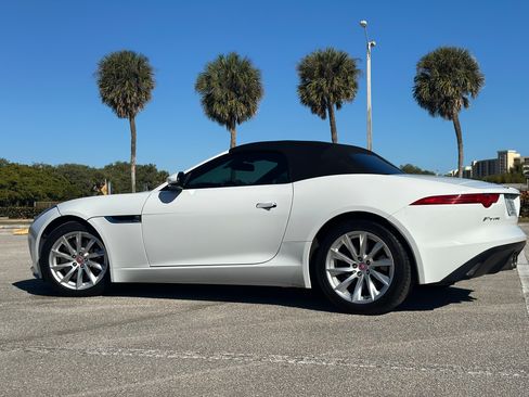 Used 2017 Jaguar F-TYPE Premium Convertible 2D image 12