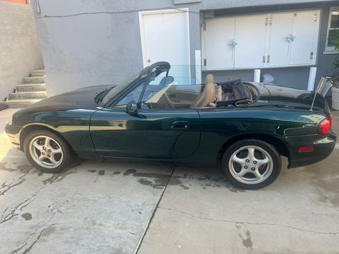 Used 1999 MAZDA MX-5 Miata RWD image 12