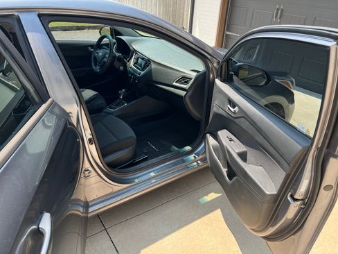 Used 2018 Hyundai Accent SE FWD image 10