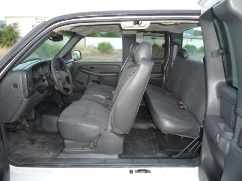Used 2004 Chevrolet Silverado 1500 W/T w/ Light Duty Power Package AWD/4WD image 13