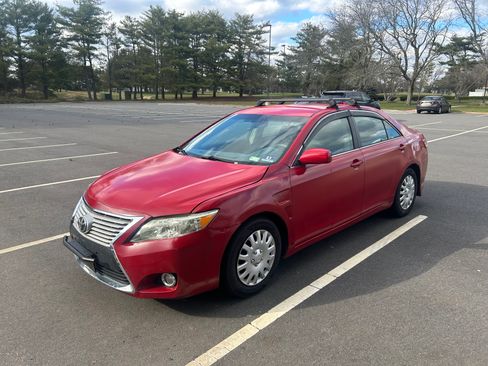 Used 2010 Toyota Camry image 2