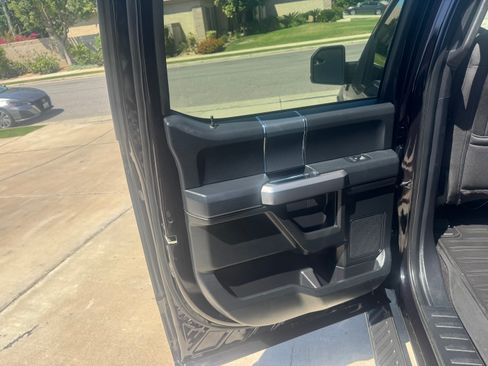 Used 2019 Ford F150 XLT w/ Equipment Group 302A Luxury AWD/4WD image 14