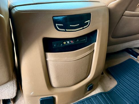 Used 2016 Cadillac Escalade Platinum AWD/4WD image 20
