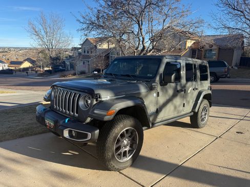 Used 2022 Jeep Wrangler Unlimited Sahara w/ Cold Weather Group image 1