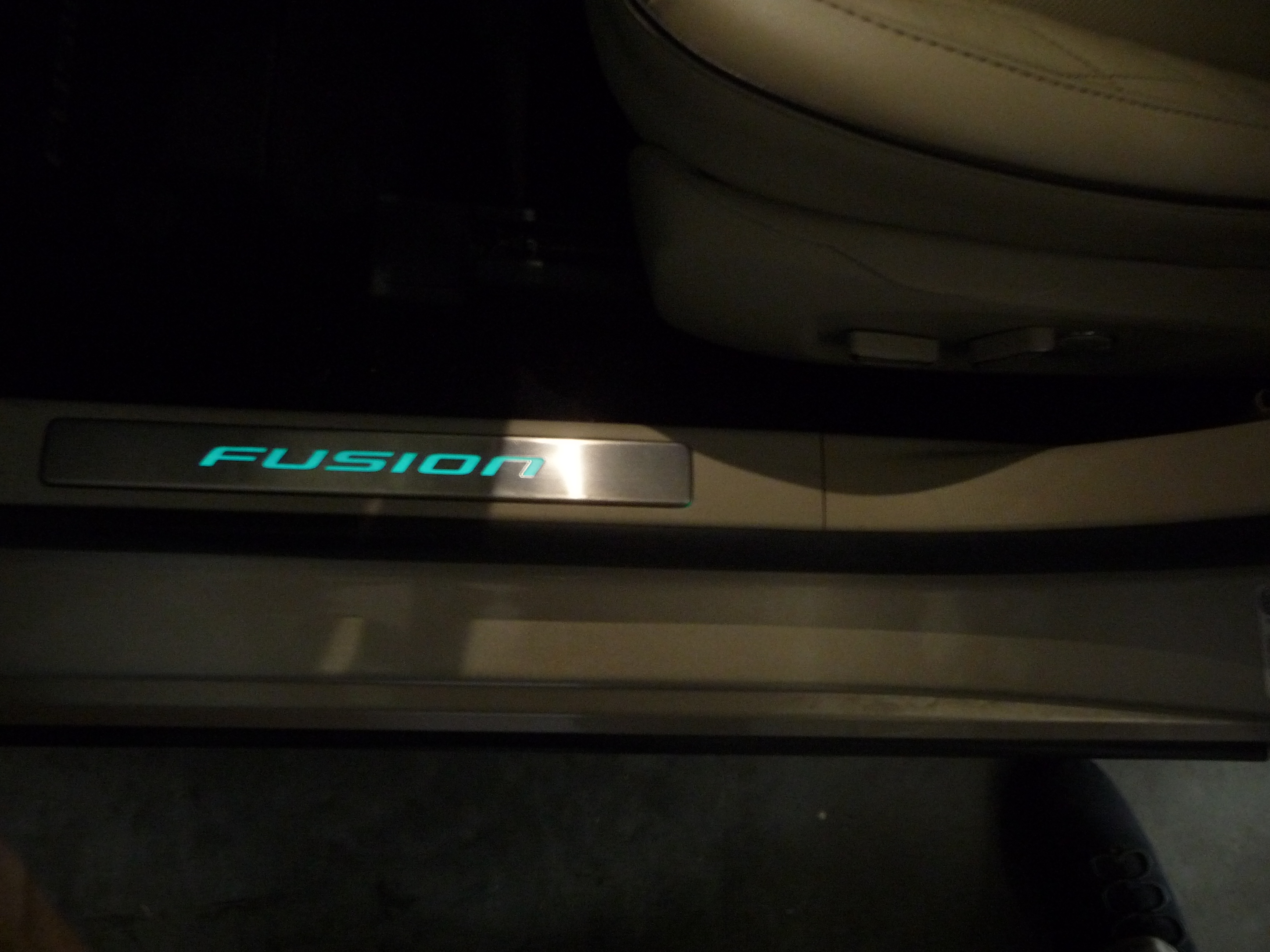 Used 2018 Ford Fusion Platinum FWD image 25