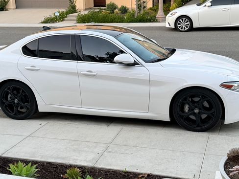 Used 2020 Alfa Romeo Giulia image 15