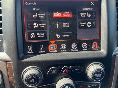 Used 2017 RAM 1500 Laramie w/ Convenience Group image 18