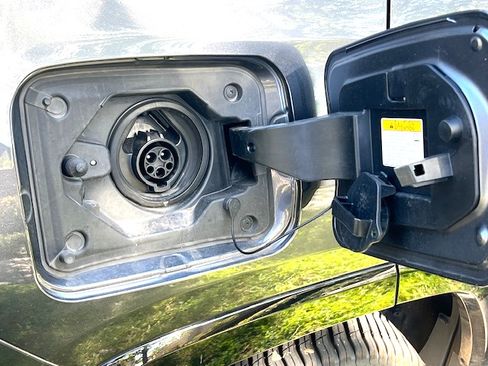 Used 2022 Toyota RAV4 XSE w/ Weather Package image 15