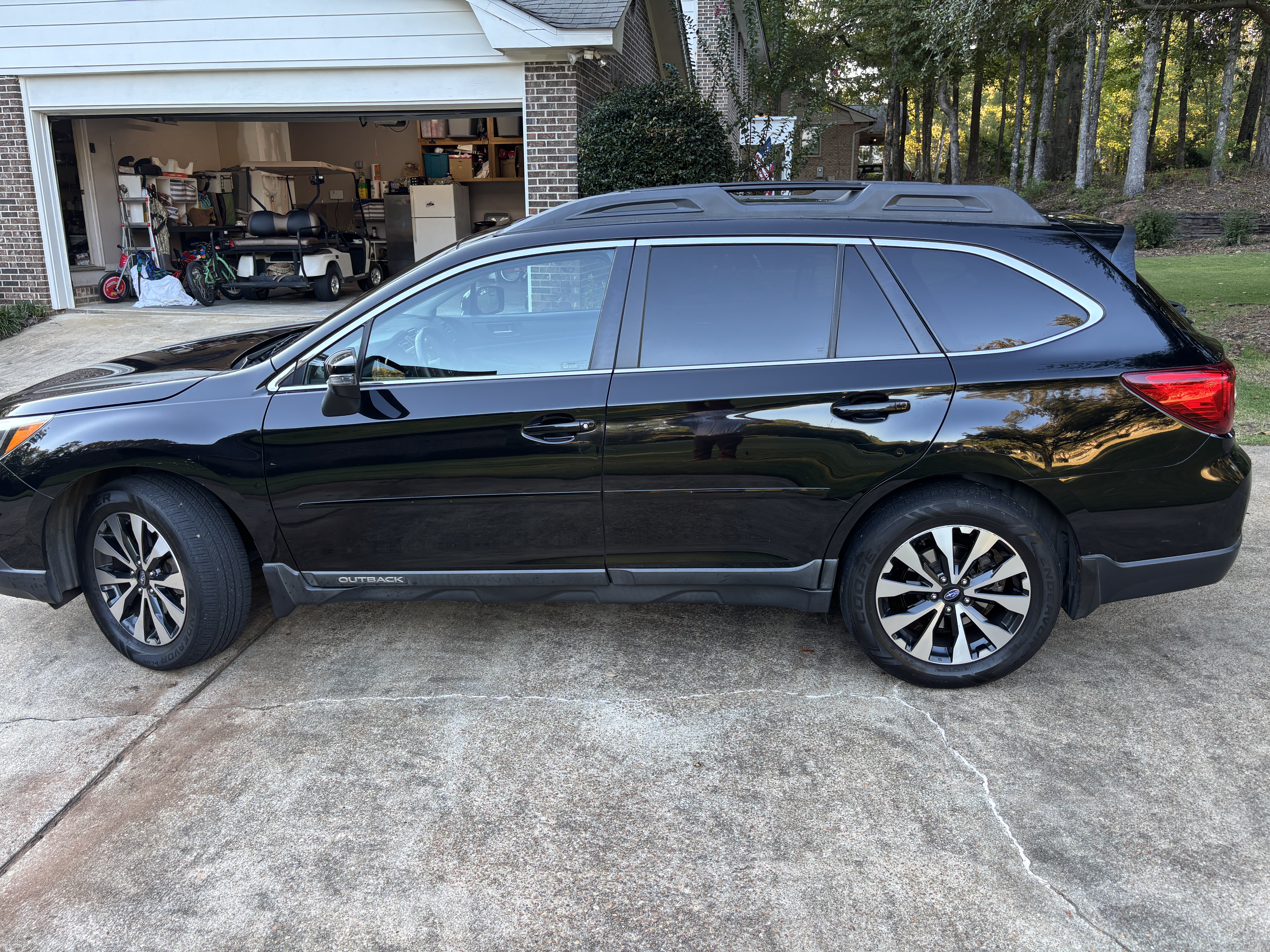 Used 2015 Subaru Outback 2.5i Limited AWD/4WD image 2