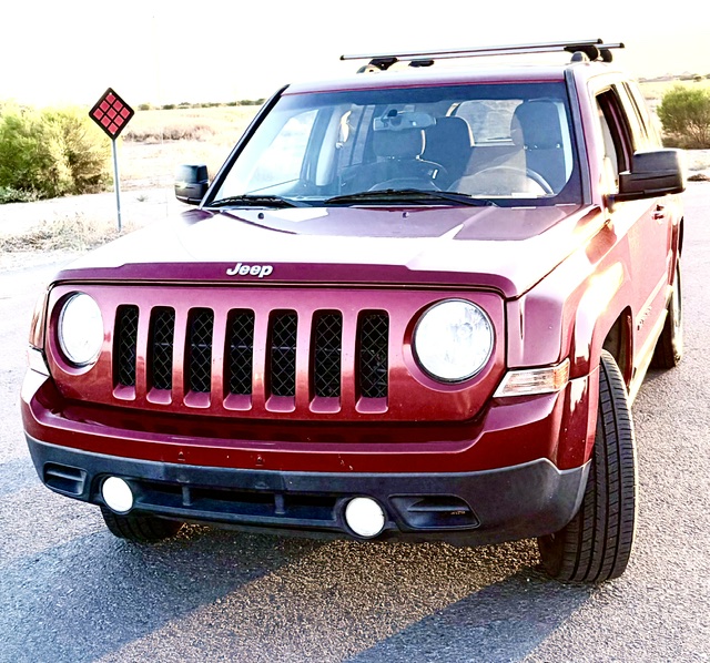 Used 2016 Jeep Patriot Latitude FWD image 1