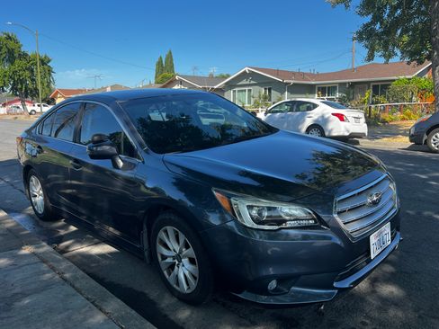Used 2017 Subaru Legacy 2.5i Premium image 4