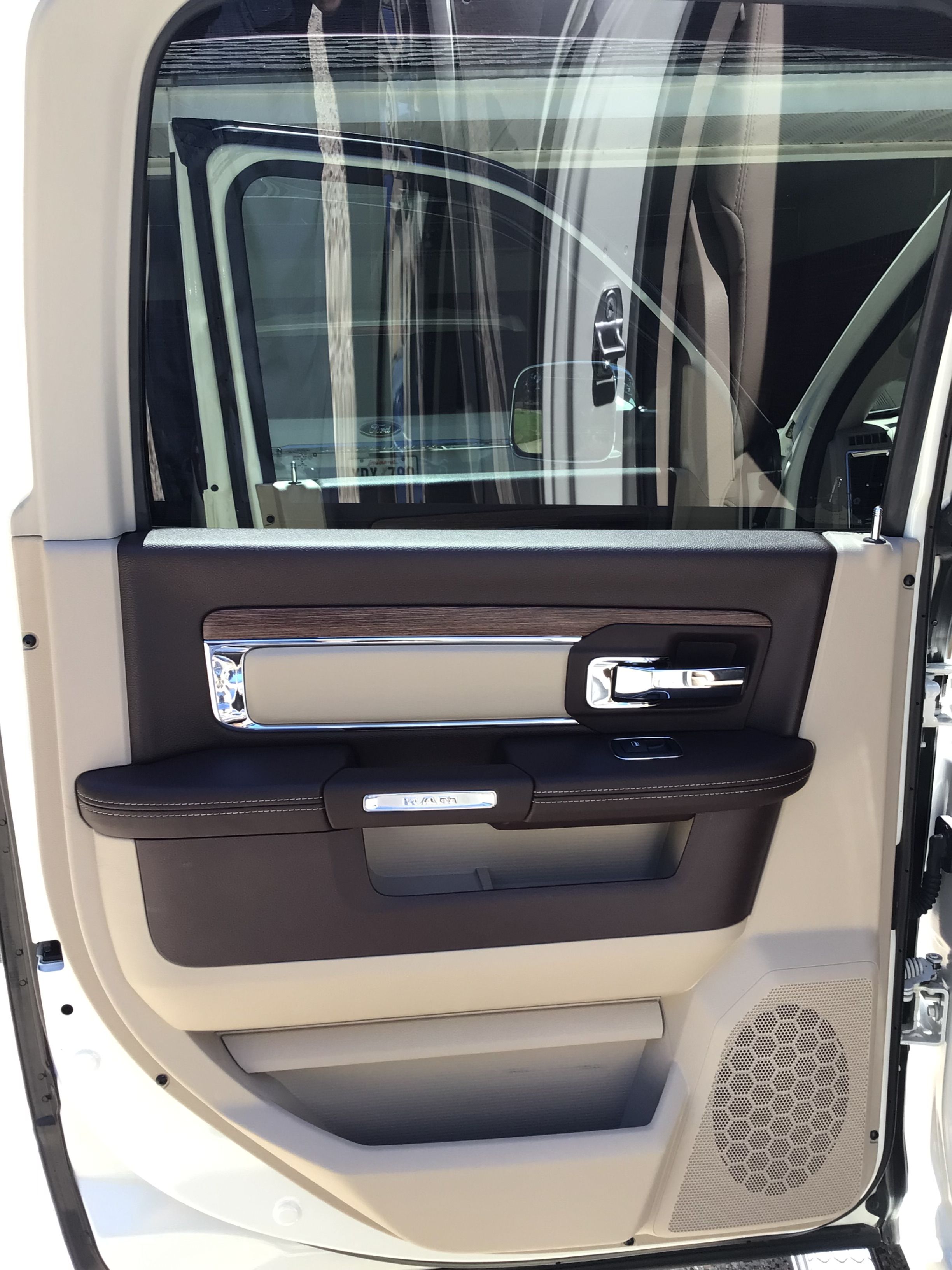 Used 2018 RAM 2500 Laramie RWD image 10