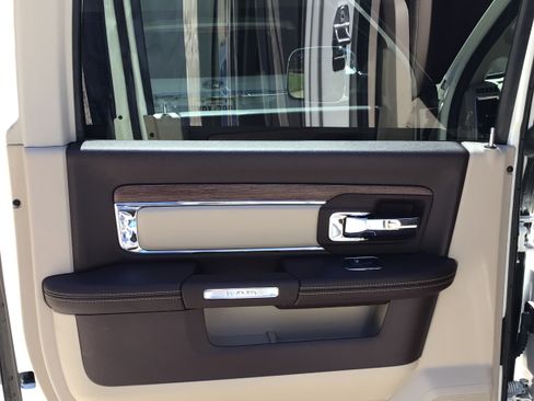 Used 2018 RAM 2500 Laramie image 10