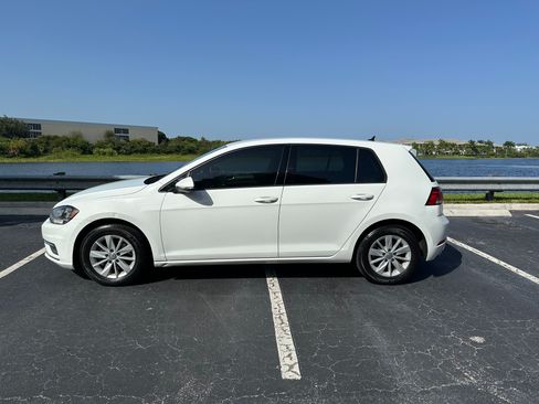 Used 2018 Volkswagen Golf S FWD image 4