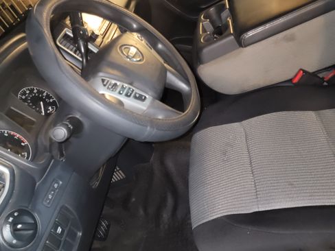 Used 2017 Nissan Titan S image 20