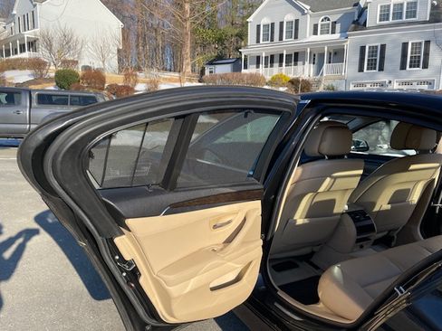 Used 2011 BMW 528i Sedan image 21