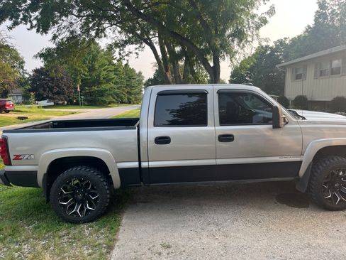 Used 2005 Chevrolet Silverado 1500 4x4 Crew Cab w/ Light Duty Power Package image 10