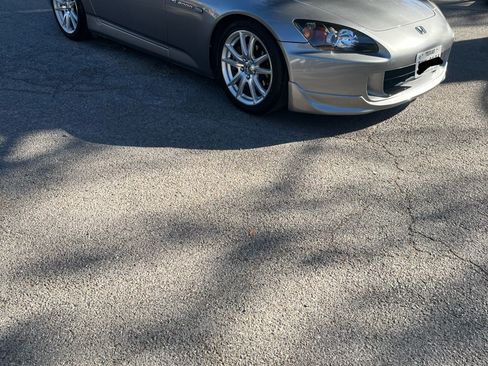 Used 2005 Honda S2000 image 2
