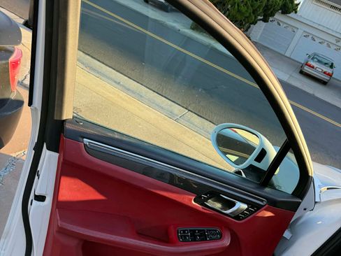 Used 2015 Porsche Macan Turbo image 22