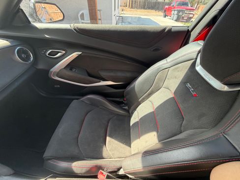 Used 2018 Chevrolet Camaro ZL1 RWD image 20