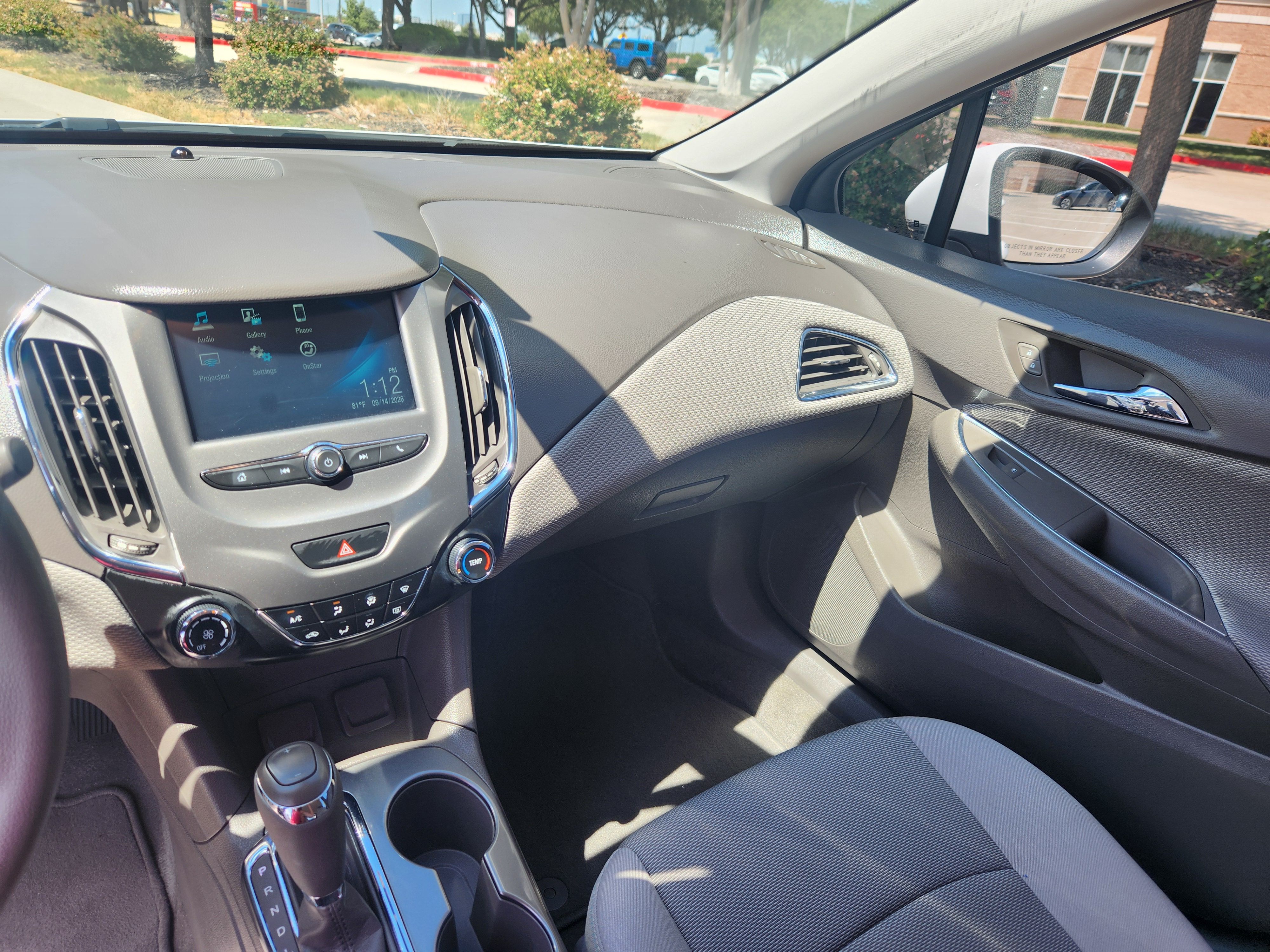 Used 2017 Chevrolet Cruze LT FWD image 21