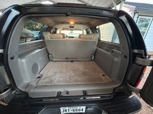 Used 2001 Chevrolet Suburban LT w/ LT Preferred Equipment Group image 9