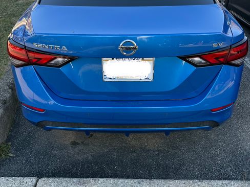 Used 2020 Nissan Sentra SV image 6