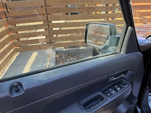 Used 2010 Jeep Liberty Sport image 15