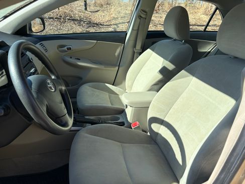 Used 2013 Toyota Corolla L image 10