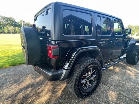 Used 2018 Jeep Wrangler Unlimited Rubicon AWD/4WD image 9