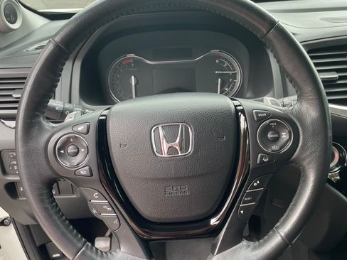 Used 2017 Honda Pilot Elite image 12
