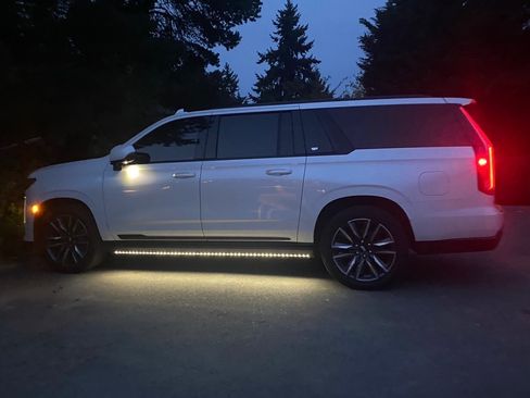 Used 2021 Cadillac Escalade ESV Sport w/ Driver Assist Tech Package image 5