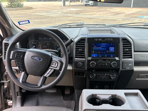 Used 2022 Ford F350 XLT AWD/4WD image 9